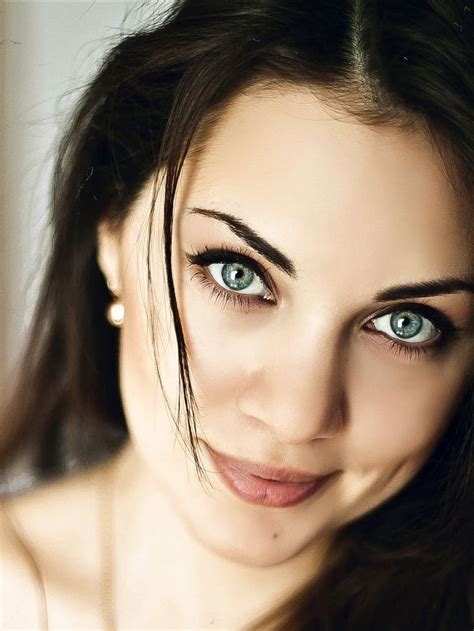 Cute Brunette Model With Blue Eyes Hd Desktop Wallpaper