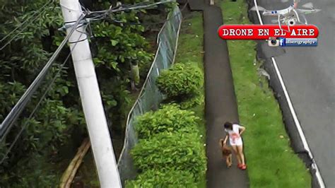 Drone Espiando Hermosa Chica Paseando Su Perro Hd Youtube