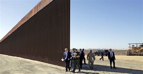 trump    wrong    border barrier