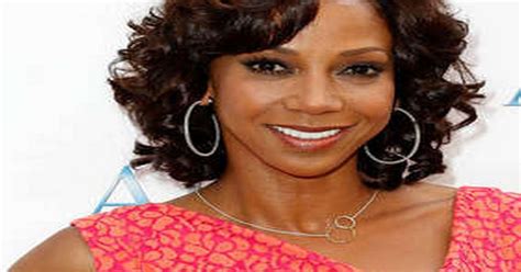 Holly Robinson Peete Praying For Pennsylvania Hometown After Building