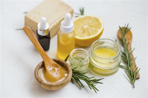 natural skincare ingredients  manuka honey lemon essential oil