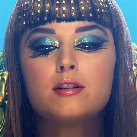 Katy Perry S Makeup Photos And Products Steal Her Style Page 4 Katy