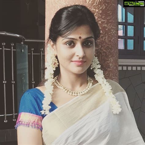 Remya Nambeesan Instagram Cant Jus Stop Posting Onam Hangover 😋🙈