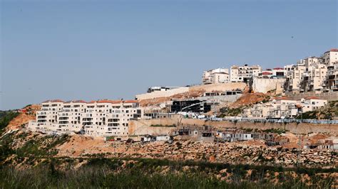 airbnb reverses policy banning listings  israeli settlements  west bank   york times