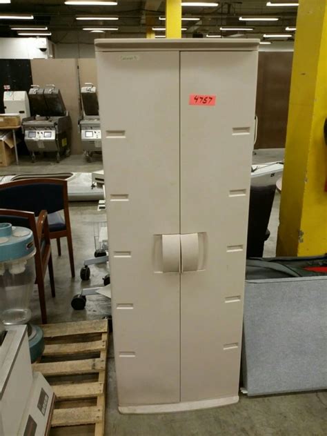 ibid lot  rubbermaid storage cabinet
