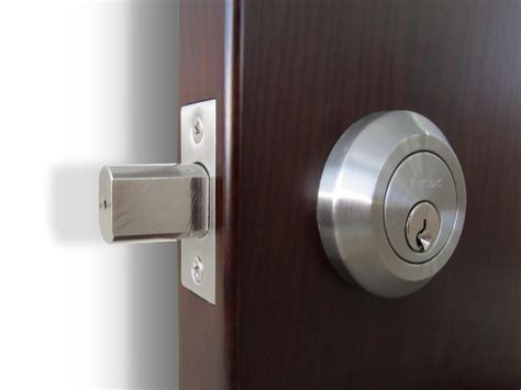 deadbolt lock secure