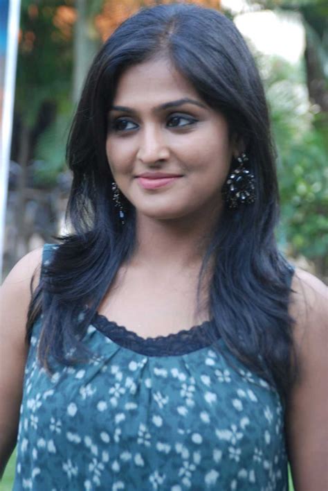 free cute indian college girls and pakistani girls and house wife biography remya nambeesan hot