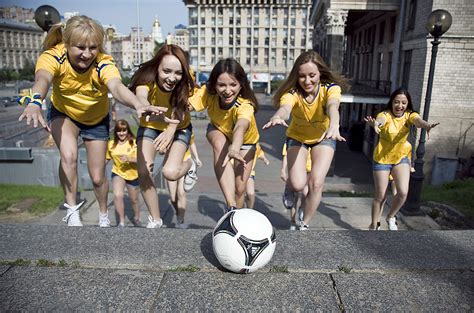 beautiful ukrainian fans of euro 2012 istoryadista