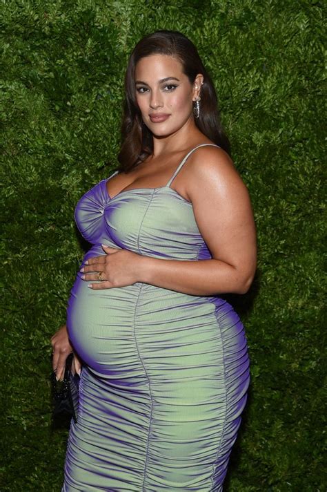 plus size babe ashley graham causes meltdown with totally naked