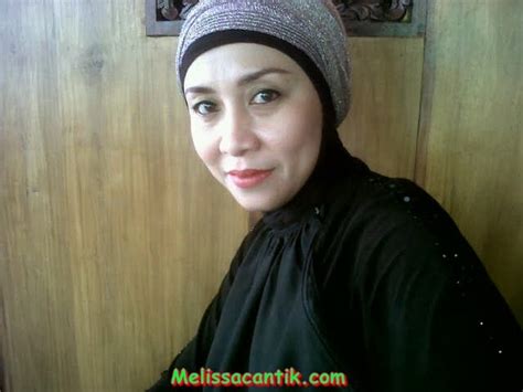 download filem melayu percuma foto hot tante cantik memakai hijab narsis di hotel