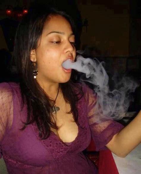 pakistani smoking girls pictures desi housewife s indian call girls hot desi bhabhi