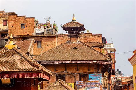 traditional nepali roofs  central brick chimney nepal