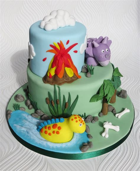 dinosaur birthday cake cakecentralcom