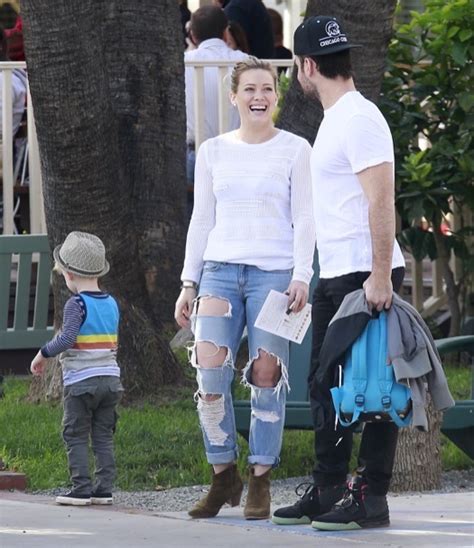 hilary duff and mike comrie take luca to breakfast celeb