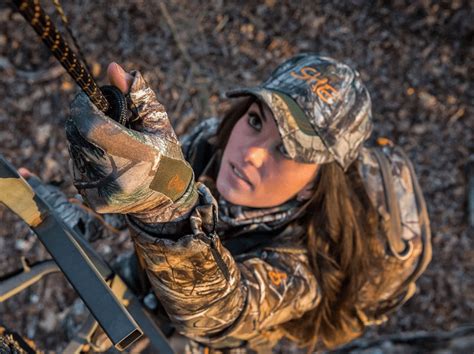 4 female hunters you need to follow now