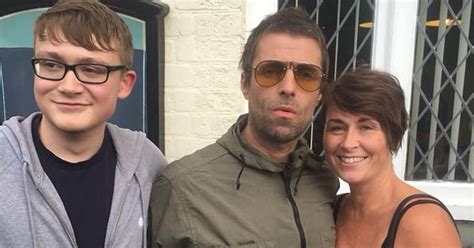 liam gallagher pops into this north staffordshire pub for