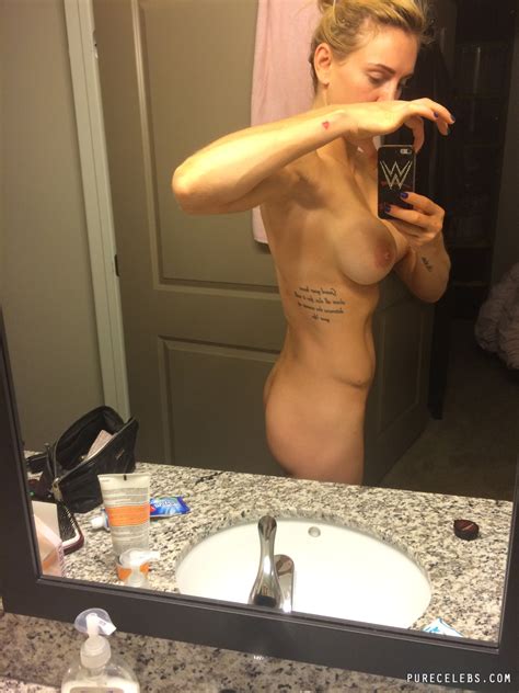 charlotte flair wwe leaked frontal nude selfie in the mirror