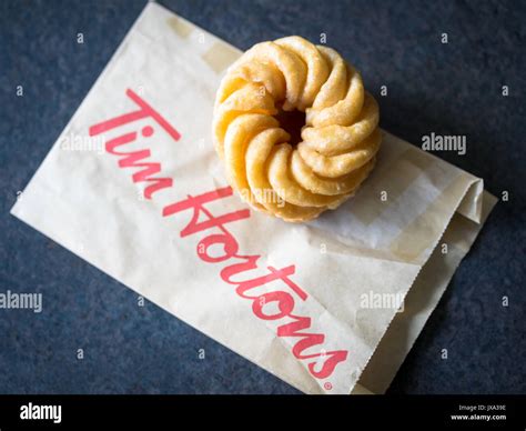 donut cruller miel de tim hortons  popular restaurante de comida rapida canadiense  donut