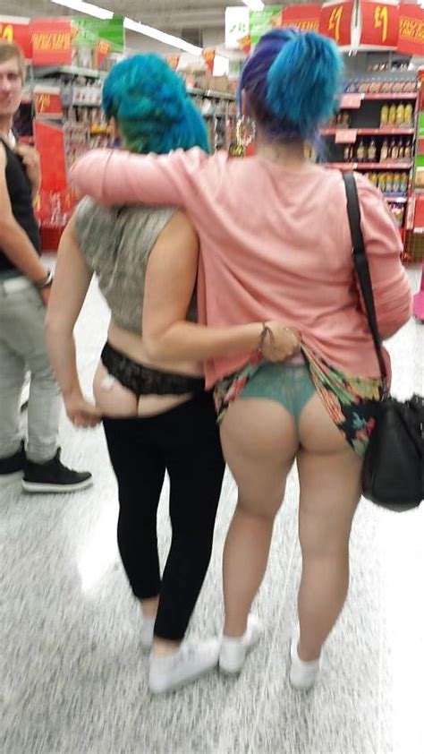 flashing ass in public sexy candid girls with juicy asses