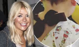 holly willoughby praises son chester as he s hospitalised for nasty fall daily mail online