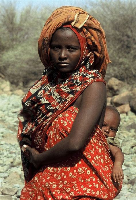 afar tribe woman  baby ethiopia djibouti border  euphemia ganiari african people