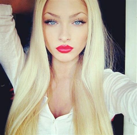 Blonde Hair Simple Eye Makeup Red Lips Makeup For