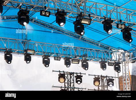 roof mounted spotlights  res stock photography  images alamy