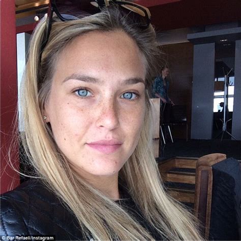 refaeli shares gorgeous make up free selfie as she stylishly shops with