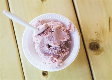 wine ice cream from crossroad company is now a thing and our lives are