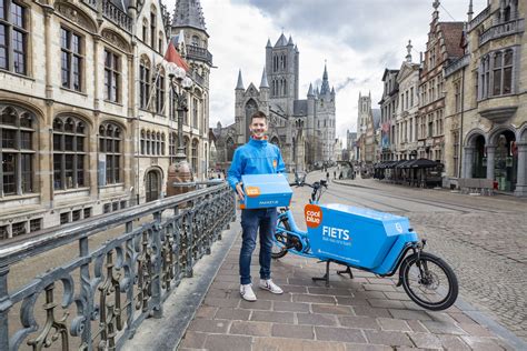 coolblue levert pakjes  gent met de fiets