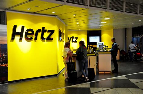 hertz poised  file  bankruptcy absent deal  creditors frequent business traveler