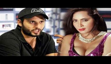 Bigg Boss 11 Arshi Khan Was Lying About Having Sex With