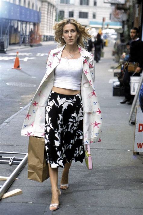Carrie Bradshaw S Summer Outfits Are Influencing Everyone Who What Wear