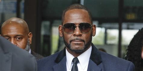 Watch R Kelly Pleads Not Guilty To Eight Additional Charges
