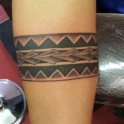 ปักพินในบอร์ด Tribal Band Tattoo Stencil