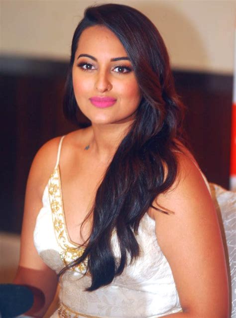 Sonakshi Sinha Photo Gallery