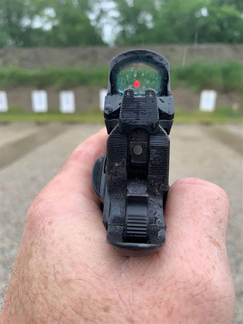 red dot pistol sights  beginners  guide