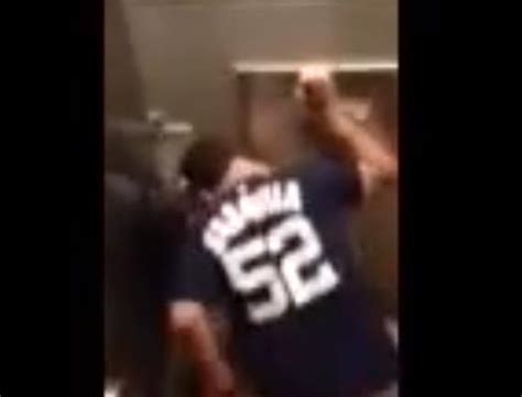 Yankees Fans Caught Having Sex In Stadium Bathroom Crowd Films It