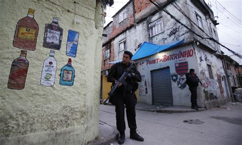Brazil Flushes Out Drug Gangs In Rio S Slums