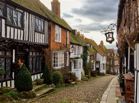 prettiest streets  britain british heritage