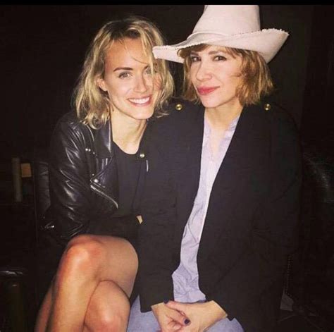 taylor schilling and carrie brownstein beautiful women