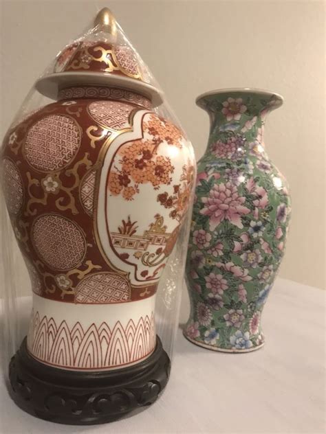 Antique Gold Imari Hand Painted Vase For Sale In Hendersonville Tn