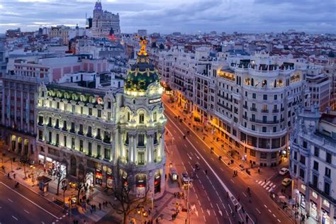 Gran Via Madrid Qué Hacer Y Dónde Quedarte
