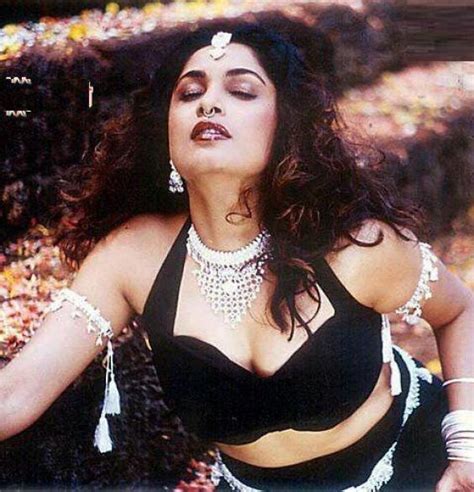 Indian Hot Actress Sexy Ramya Krishna Spicy Hot Navel Cleavage And