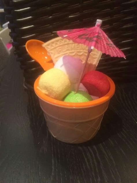 bakje van de action spekbollen vastzetten met paraplu ice cream desserts kind action