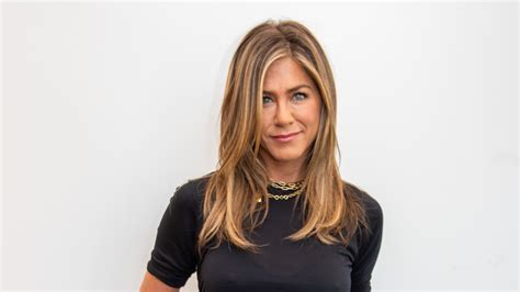 jennifer aniston makes her instagram debut with a ‘friends