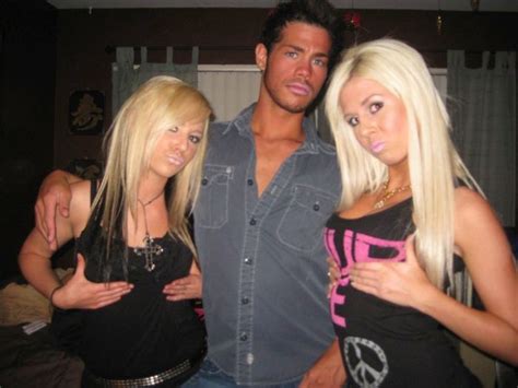 Hot Chicks With Douchebags 25 Pics