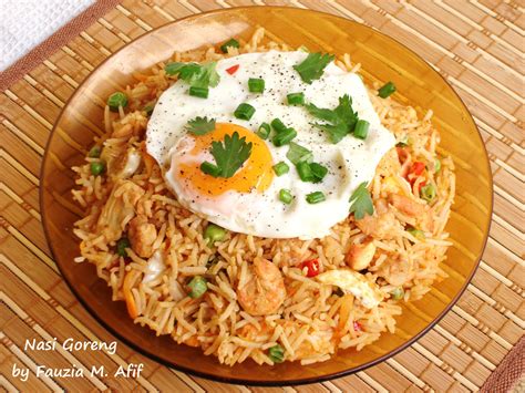 nasi goreng une specialite indonesienne moving tahiti