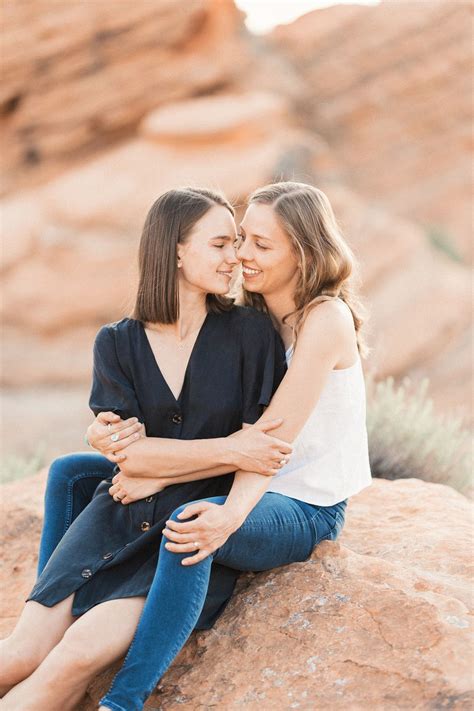 Engagement Photos On Red Rock Sandstone Cliffs Of Snow Canyon In 2020