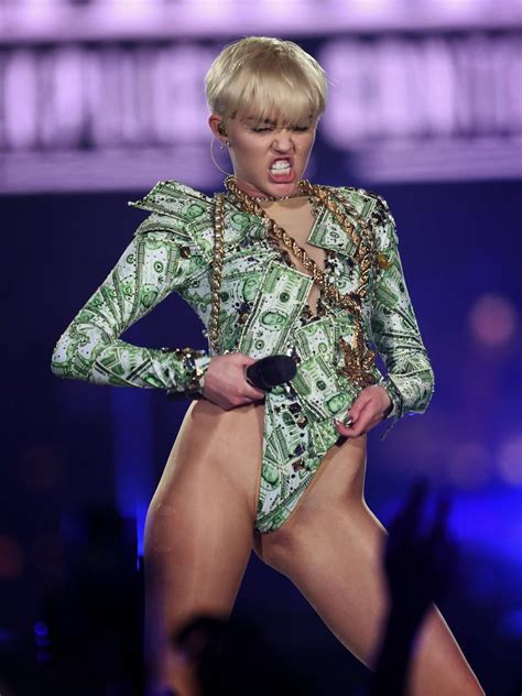 miley cyrus performs live in london hot photos hot celebs
